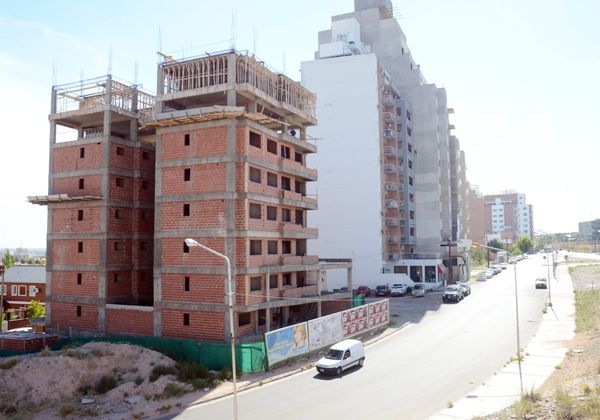 El mercado inmobiliario ya negocia el dólar ladrillo