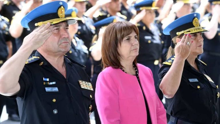 La ministra de Seguridad, Patricia Bullrich, presentó este jueves su protocolo antipiquetes. La ministra de Seguridad, Patricia Bullrich, presentó este jueves su protocolo antipiquetes.