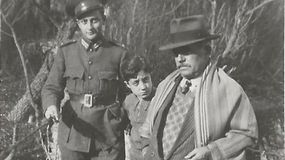 Arsenio Martín en el puente colgante en la Castellana
