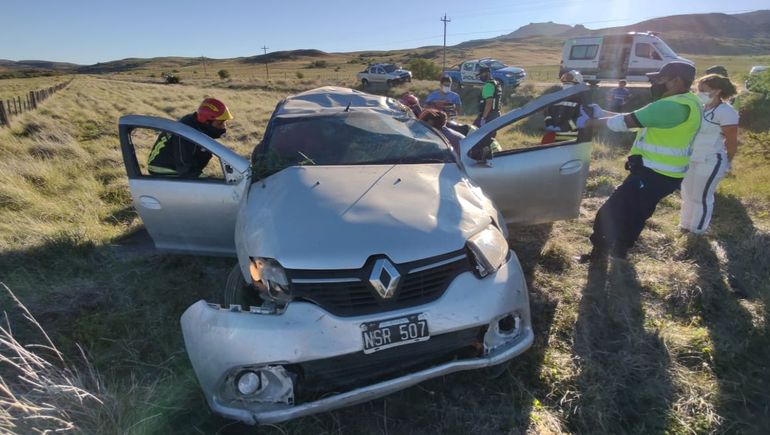 Borracho, volcó en una recta cerca de Junín de los Andes