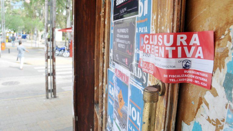 La estructura de la carteleríano estaba autorizada.