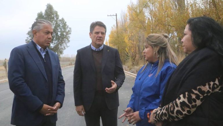 Rolando Figueroa y Mariano Gaido recorrieron la avenida Crouzeilles