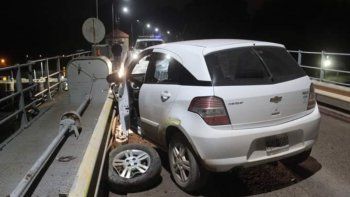 choco en el puente del dique ballester y se tiro al rio: no aparecio choco en el puente del dique ballester y se tiro al rio: no aparecio