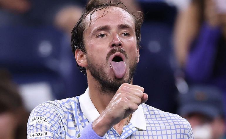 La terrible calentura de Medvedev, los insultos a un fotógrafo y su eliminación del US Open