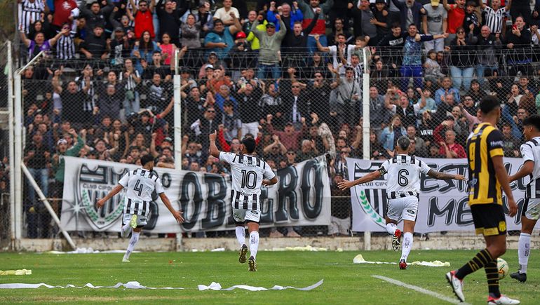 Nicolás Trejo y su gol histórico para Cipo ante Olimpo: Se venía abajo la tribuna y me abrazó el verdulero