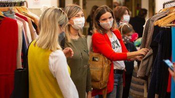 le chic llega cargada de vibras primaverales le chic llega cargada de vibras primaverales