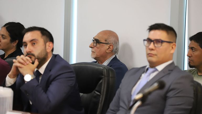 Los defensores no estuvieron muy convencidos del veredicto. En todo momento hubo carias serias. Los defensores no estuvieron muy convencidos del veredicto. En todo momento hubo carias serias.