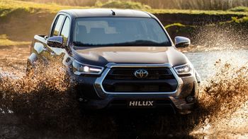 Toyota Hilux  (1).jpg