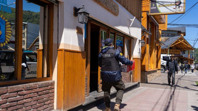 San Martín de los Andes: detuvieron a la familia que abandonó a los mellizos africanos