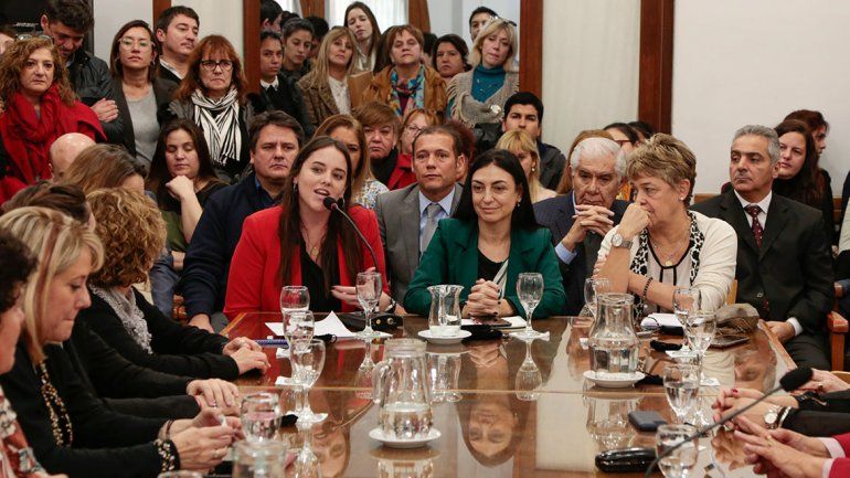 Neuquén promulgó las leyes que refuerzan la equidad de género