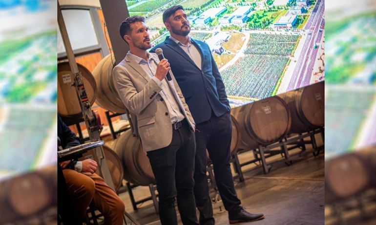 Carlos Di Modugno y Álvaro Aranguren durantela presentación del proyecto. Carlos Di Modugno y Álvaro Aranguren durantela presentación del proyecto.