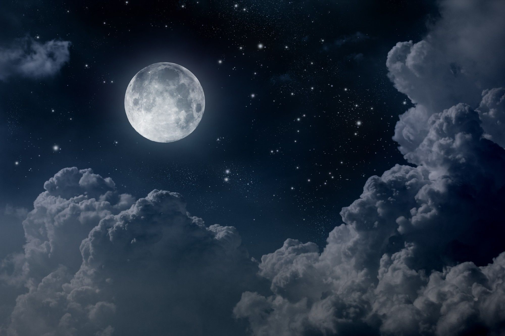 Las investigaciones demostraron que las personas dormían menos&nbsp;y tardaban más en dormir en las noches previas a la luna llena.