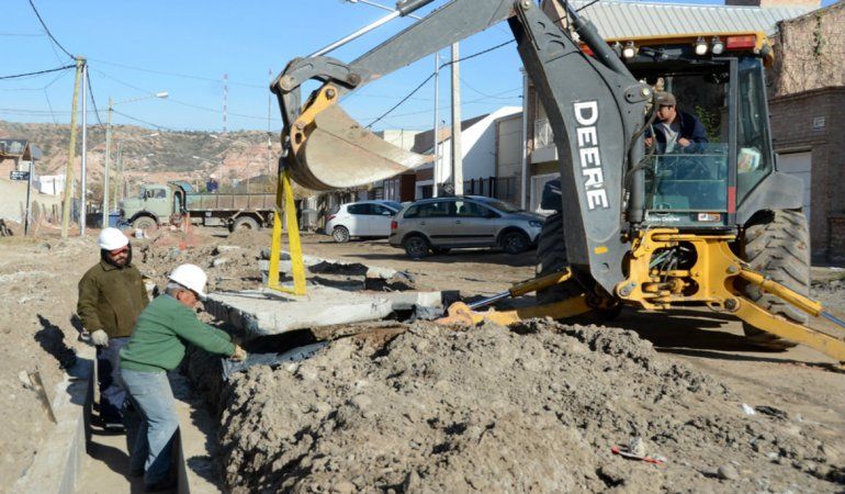 En octubre finalizarían las cloacas y los desagües en Rincón de Emilio