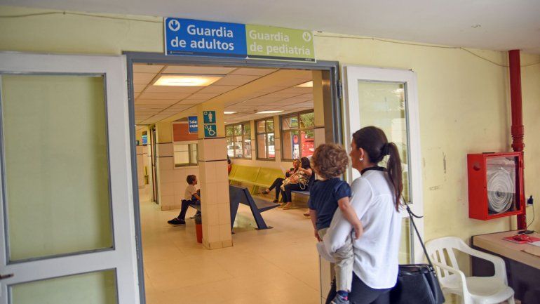 En el Castro Rendón no dan abasto: tres enfermeros hacen el trabajo de diez  
