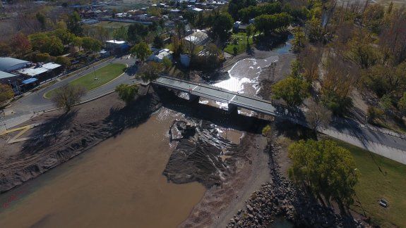 Preocupante: así se ve la sequía del río Limay desde el aire
