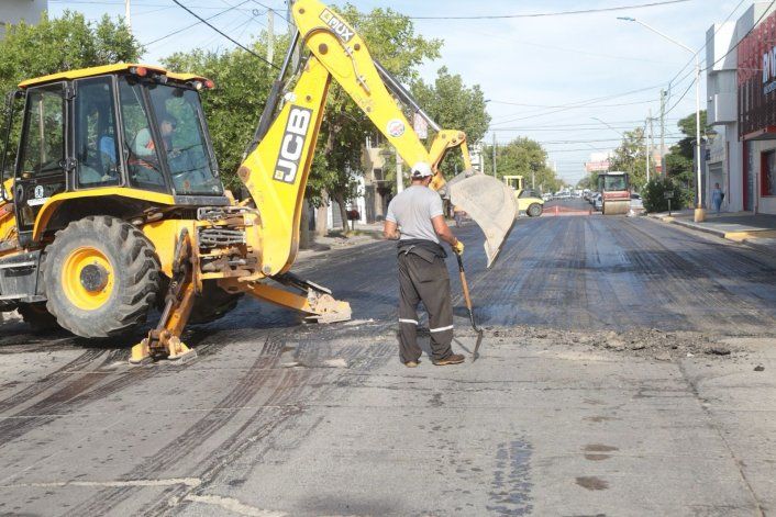 Las obras de repavimentación avanzan en varios barrios de Neuquén