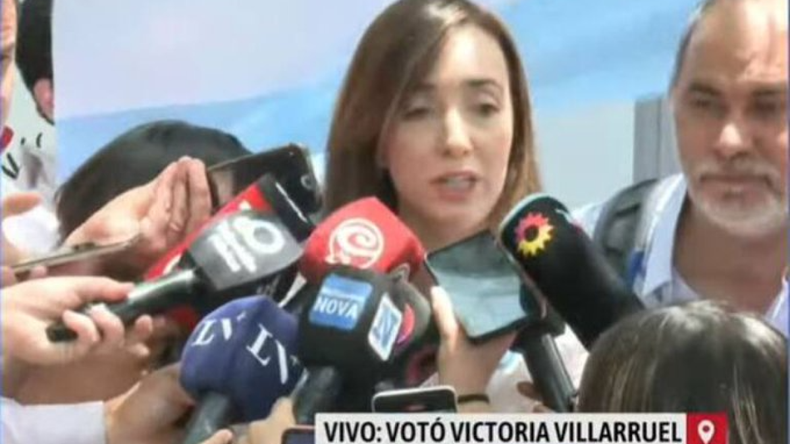Victoria Villarruel comparó las pintadas por los desaparecidos con el oso Barney | LM Neuquen Victoria Villarruel comparó las pintadas por los desaparecidos con el oso Barney