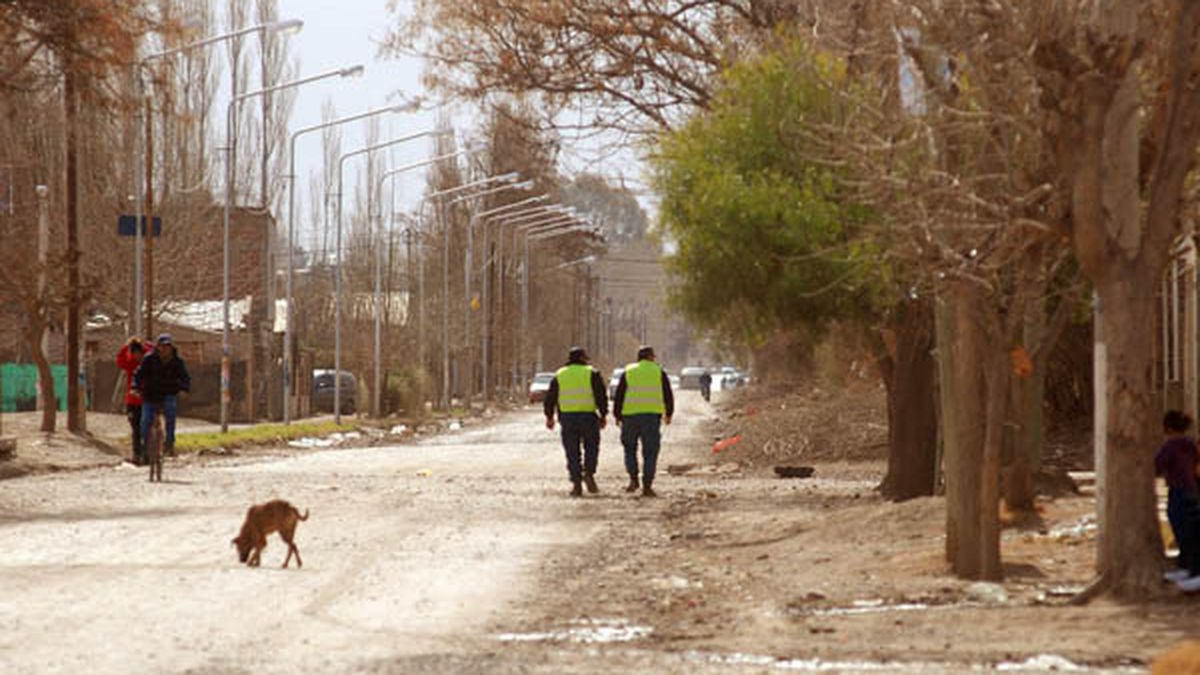 Investigan la muerte de un joven en barrio Confluencia
