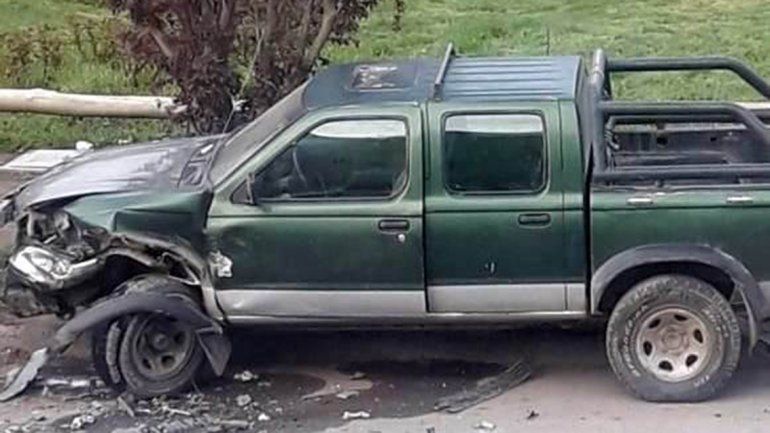 Borracho, un policía chocó con su auto a una camioneta