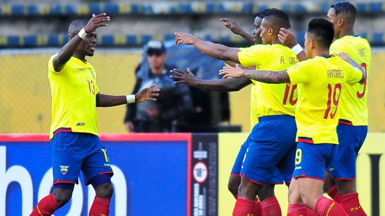 El equipo que dirige el santafesino Gustavo Quinteros sigue en la pelea.