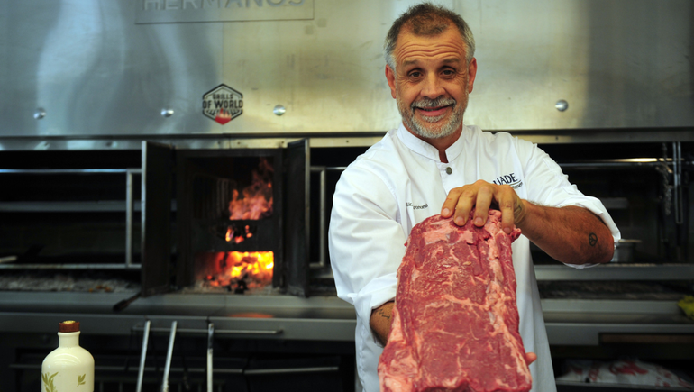 El delicado cuadro de salud que atraviesa el chef Petersen tras sufrir una descompensación.