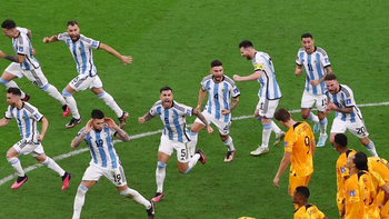 video: dibu martinez insulto en la cara y en ingles a los holandeses video: dibu martinez insulto en la cara y en ingles a los holandeses