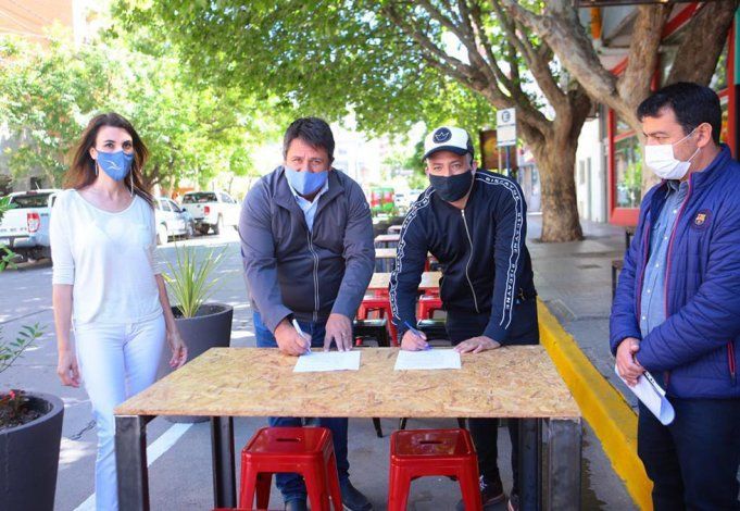 Gaido habilitó a los comerciantes para el uso de veredas y calzadas.