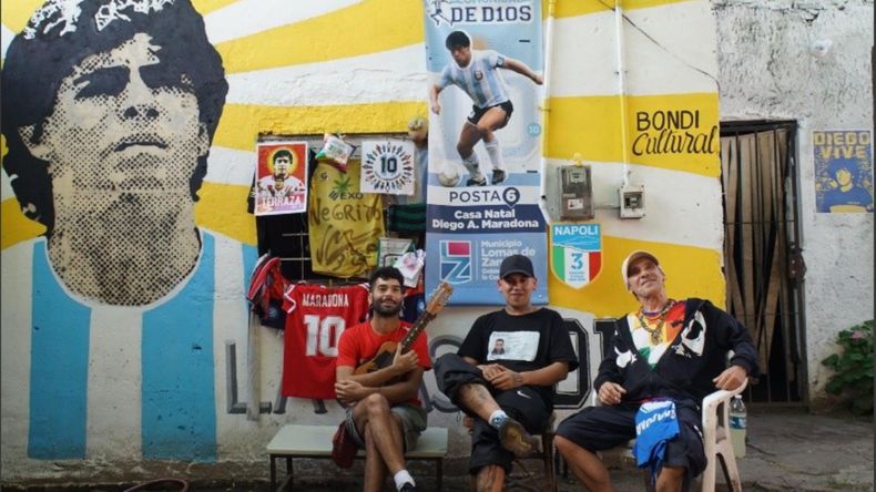 El emotivo homenaje de Manu Chao a Maradona en Villa Fiorito