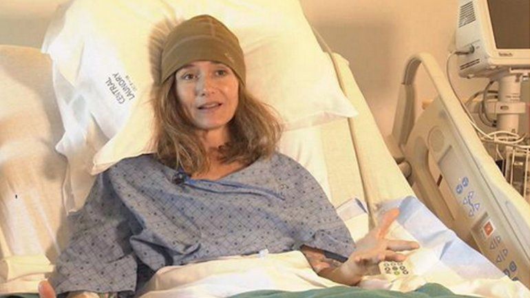 Iba en el auto con su esposo y su hijo