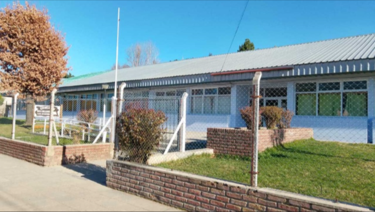 La Escuela 200 de Esquel. La Escuela 200 de Esquel.