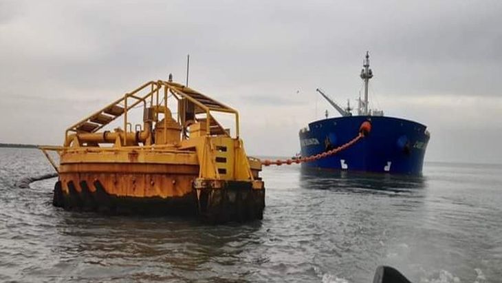 La reparación de las monoboyas de Oiltanking demanda un arduo trabajo. La reparación de las monoboyas de Oiltanking demanda un arduo trabajo.