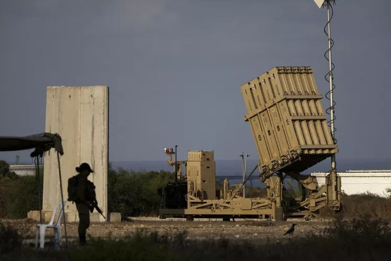 Bateria de misiles del sistema Iron Dome. Bateria de misiles del sistema Iron Dome.