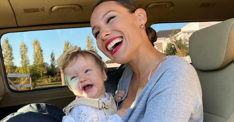 Pampita se reencontró con su hija tras sus vacaciones: las fotos íntimas