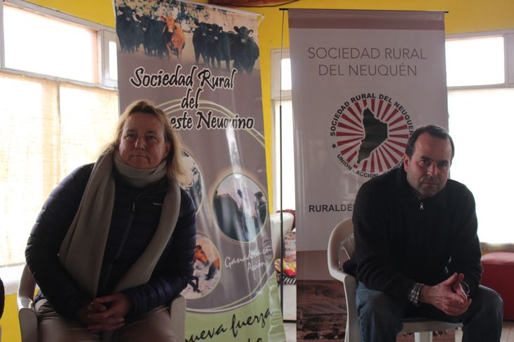 El encuentro fue organizado por la Sociedad Rural de Neuquén, encabezada por Cecilia de Larminat, y la Sociedad Rural del Noroeste Neuquino, liderada por Edgardo Della Gaspera. Foto: gentileza SRN. El encuentro fue organizado por la Sociedad Rural de Neuquén, encabezada por Cecilia de Larminat, y la Sociedad Rural del Noroeste Neuquino, liderada por Edgardo Della Gaspera. Foto: gentileza SRN.