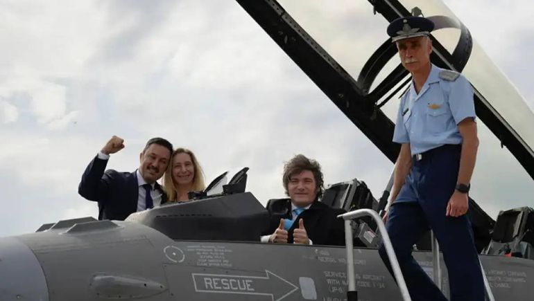 Javier Milei en la presentación de los nuevos F-16 en Córdoba