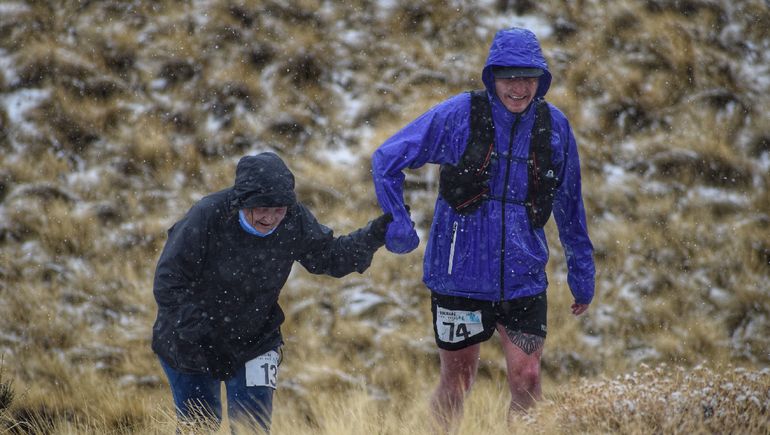 La atleta de 72 años que corrió con sus hijos y conmovió al norte neuquino