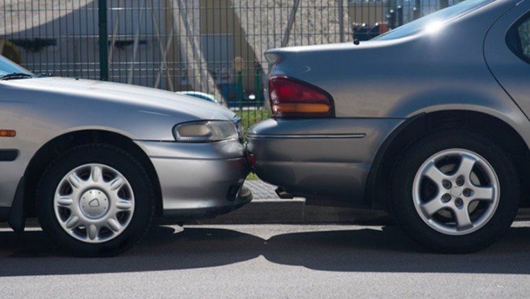 Twitter: desconocido deja nota inusual en un auto que chocó. | Foto referencial.