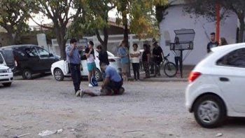 le robo a un chico que jugaba en la plaza y termino preso le robo a un chico que jugaba en la plaza y termino preso