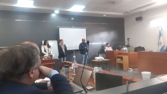 El padre de Parra estuvo en la mira de la querella y dijo que su hijo es inocente. El juicio por el femicidio de Agustina entra&nbsp; en la etapa de elegatos.&nbsp;