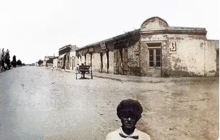 Uno de los primeros canillitas de la ciudad de Neuquén. Uno de los primeros canillitas de la ciudad de Neuquén.