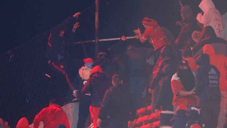 Los incidentes se registraron en el partido entre Independiente y la U de Chile