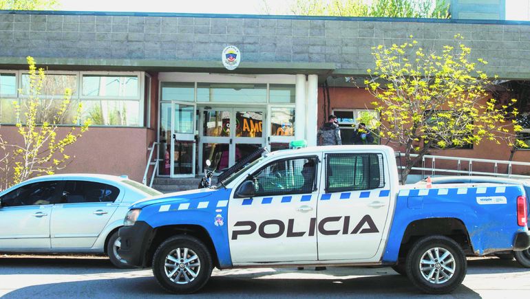 La Comisaría Tercera ya recibió la denuncia del robo ocurrido el sábado pasado e investiga el hecho. La Comisaría Tercera ya recibió la denuncia del robo ocurrido el sábado pasado e investiga el hecho.