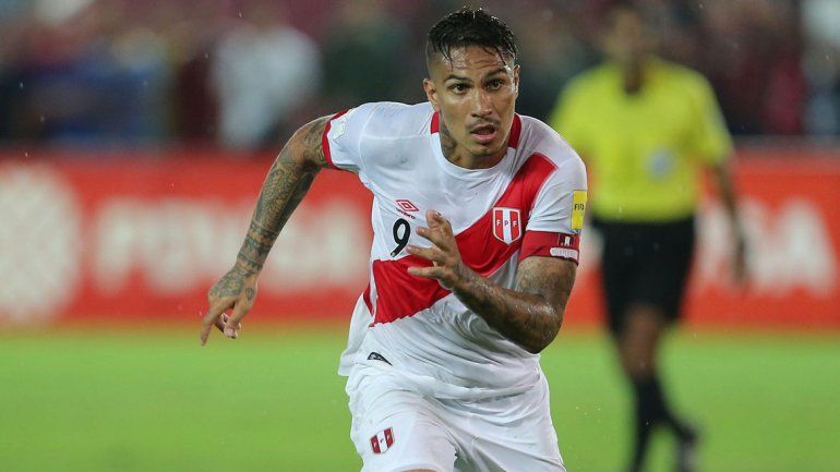 Paolo Guerrero será titular desde el arranque en Perú.