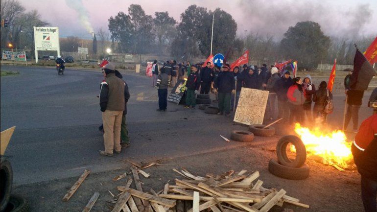 Trabajadores de la maderera MAM levantaron el corte en Ruta 7