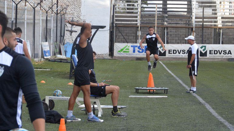 Cipolletti, con dos bajas y una duda