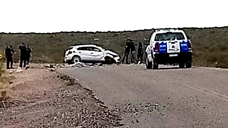 Un adolescente que viajaba con su padre murió en un vuelco sobre la Ruta 6