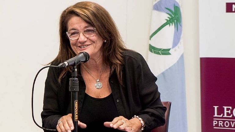 La secretaria Académica de la UNCo, Teresa Braicovich. “Pocos analizan cómo es el contexto actual. Antes los alumnos no trabajaban tanto como lo hacen ahora. Tenían familias que en algunos casos los podían ayudar La secretaria Académica de la UNCo, Teresa Braicovich. “Pocos analizan cómo es el contexto actual. Antes los alumnos no trabajaban tanto como lo hacen ahora. Tenían familias que en algunos casos los podían ayudar