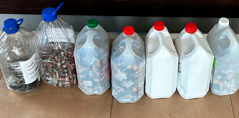 Parte de las pilas y baterías recolectadas en el CAM.