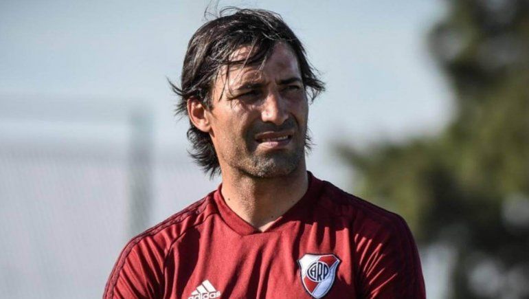 Denuncian a ex jugador de River por violencia de género