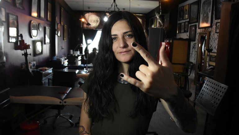 Dos mujeres que pisan fuerte en el mundo del tatuaje